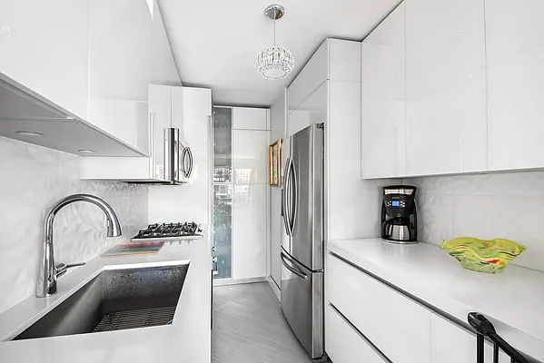 Sold by Freda Green & Assoc. | media 3