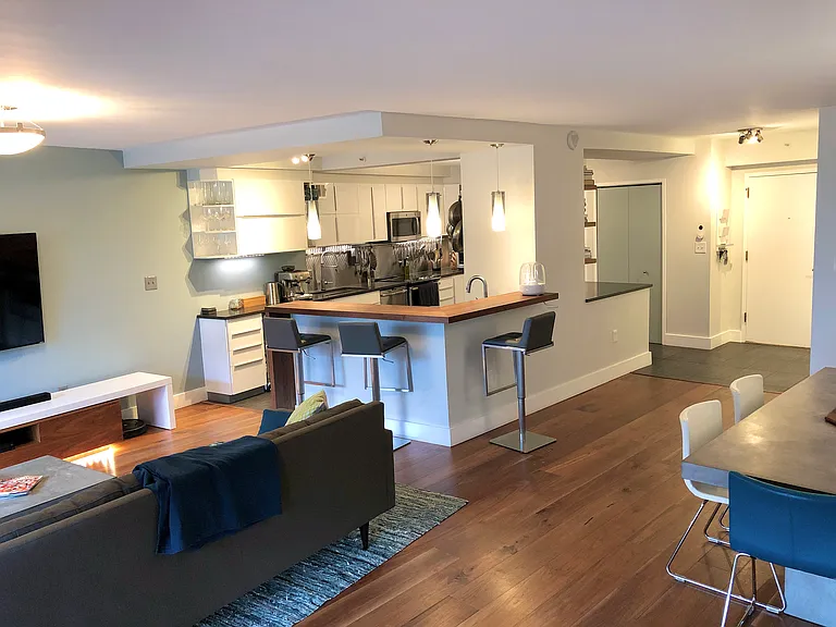 1300 Crystal Dr #1401S — Photo 2