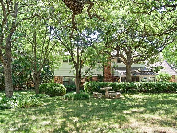 5th image of 2705 Kenwood Ct