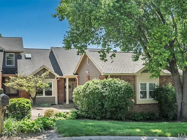 14316 Willow Spring Hill Dr, Chesterfield, MO 63017