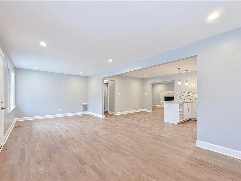 1421 Thunderwood Ct SW — Photo 5