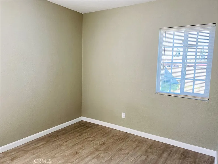 1775 Bonnie Brae St — Photo 5