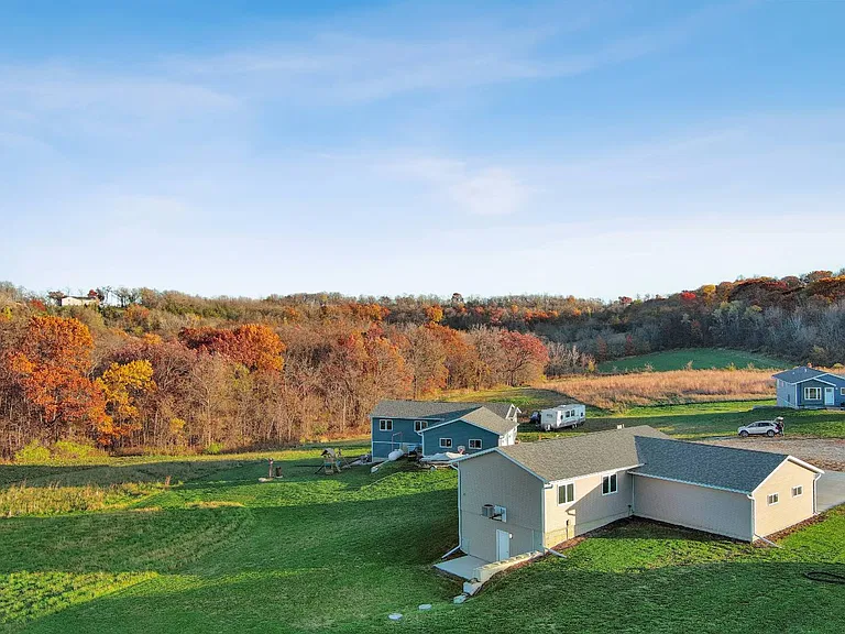 534 Hanover Hill Ln — Photo 4