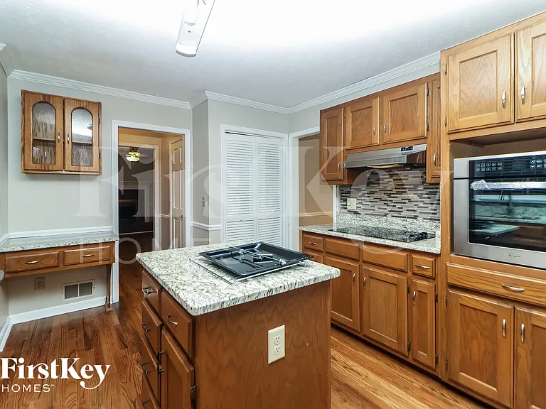 205 Timber Oak Cv — Photo 9
