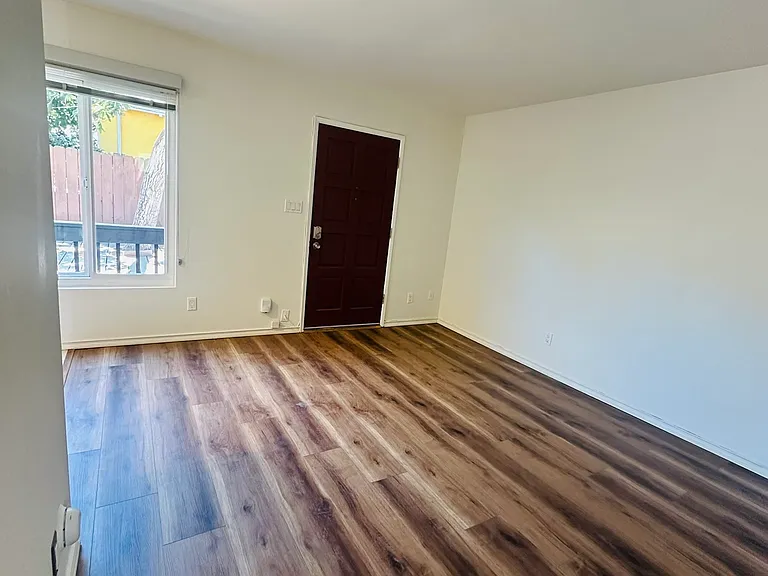 4766 - 4768 Long Branch Ave., San Diego, CA 92107 - 4768 — Photo 8