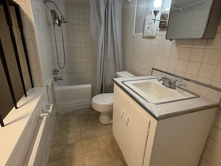 138 N Washington St #15 — Photo 2