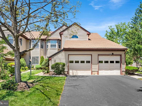 2A John Tyler Ct, Monroe Township, NJ 08831