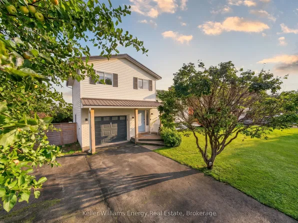 5 Harbourview Cres, Prince Edward County, ON K0K 3L0