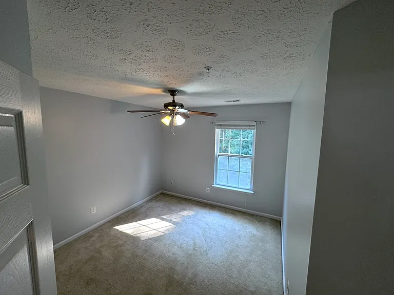 207 Merlin Dr — Photo 15