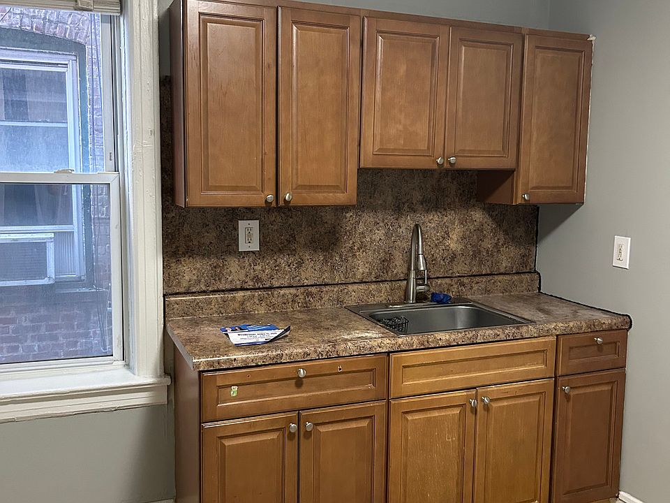 1st image of 2801 Summit Ave APT B3