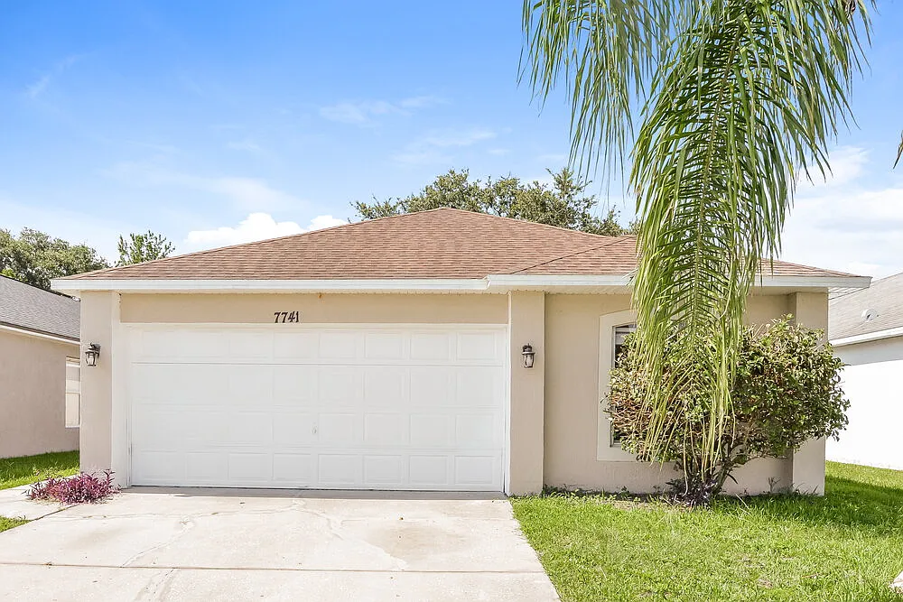3 bed, 2.0 bath, 1292 sqft, $2,535 — Photo 1