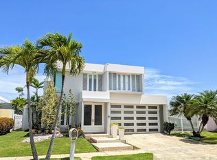 112 Calle Topacio, Dorado, PR 00646
