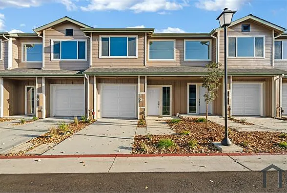 221 Airport Blvd — Photo 11