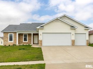 21 Blackstone Way, Le Claire, IA