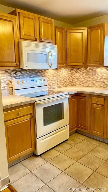 1st image of 4 Colonial Dr APT D