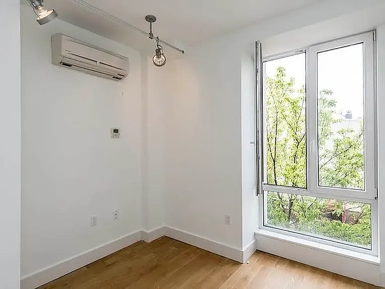 74 Maujer St #3C — Photo 3