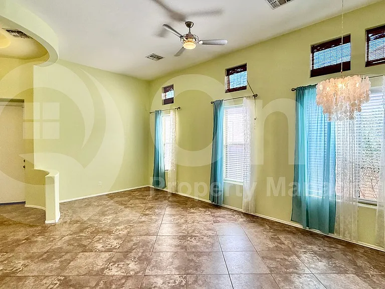 2747 W Silver Fox Way — Photo 5