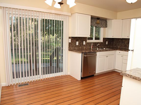 Kitchen & Dining Doorwall