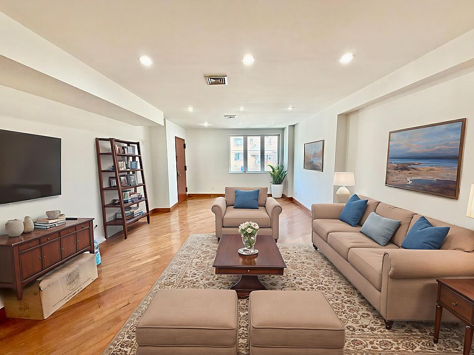 1st image of 20-07 37th St #1