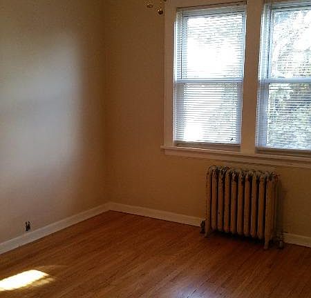4th image of 99 Cowles Ave #1