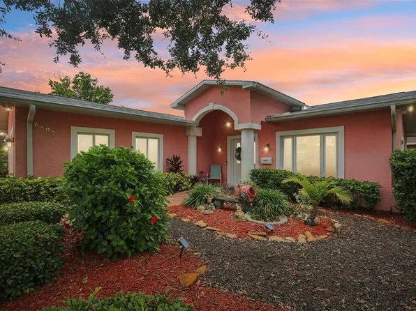 6897 18th St N, Saint Petersburg, FL 33702