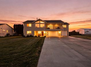 2573 Hanson Loop, Burbank, WA 99323