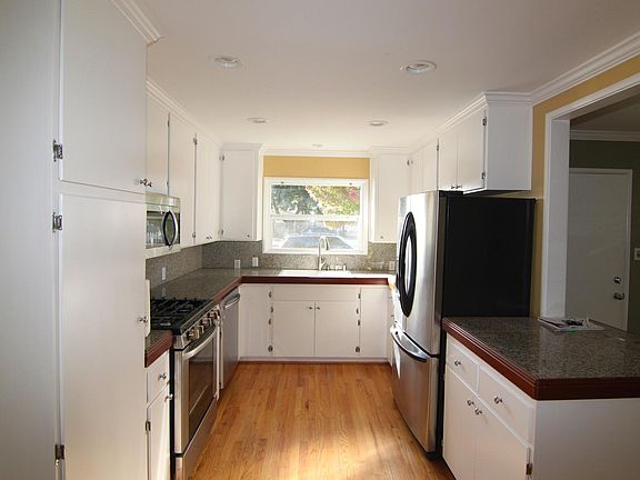 3rd image of 568 Leigh Ave