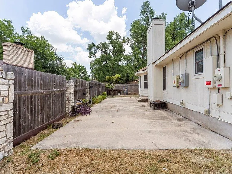 13213 Villa Park Dr — Photo 30