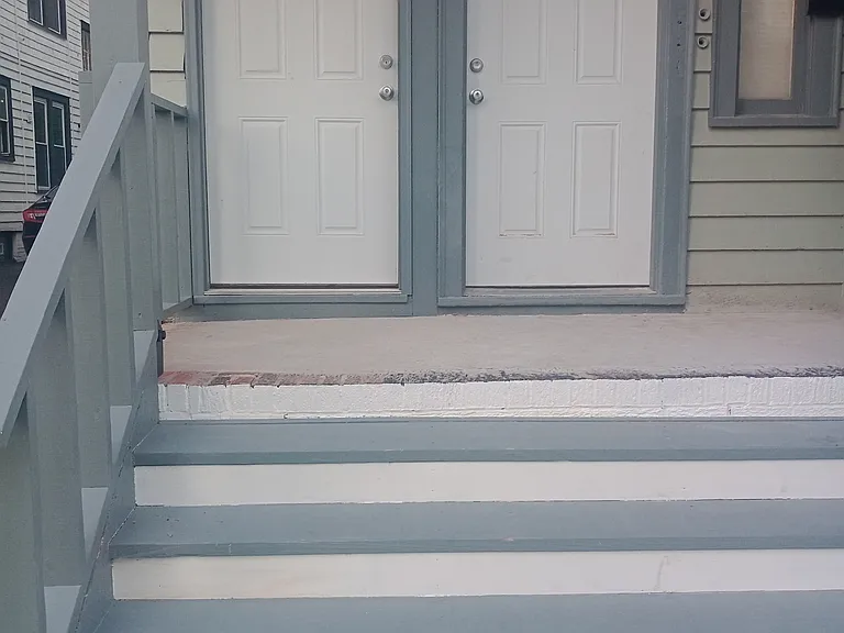 123 Onondaga Ave #2 — Photo 2