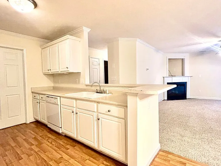 1711 Renwick Dr #102 — Photo 11