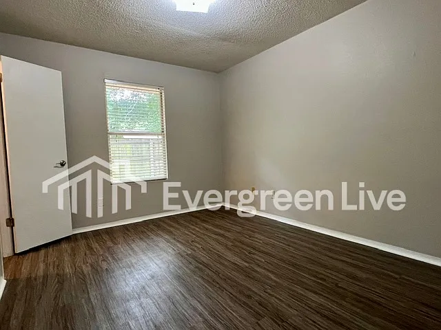 103 Barnsbury Ct — Photo 9