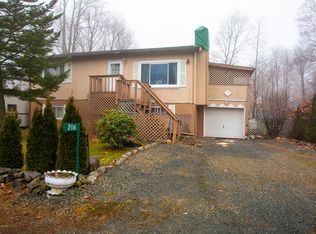 2116 Freedom Way, Pocono Summit, PA 18346