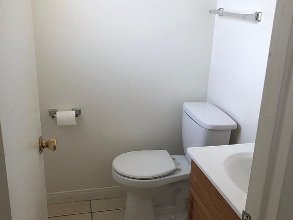 4th image of 252 Coolwater Dr