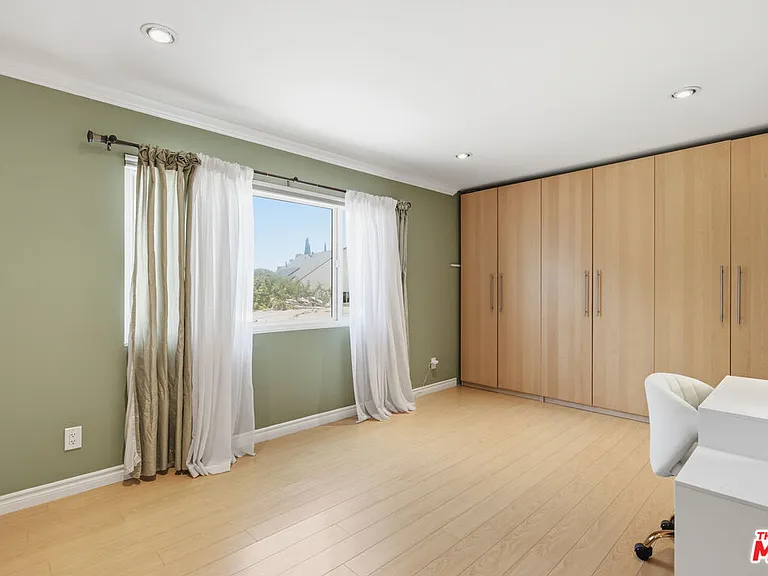 8739 McLennan Ave — Photo 34
