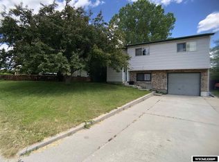 601 Big Horn Dr, Douglas, WY 82633