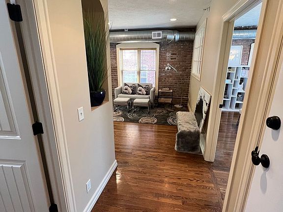 4th image of 3005 Harney St #201-A825