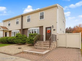 108 Moffett St, Staten Island, NY 10312