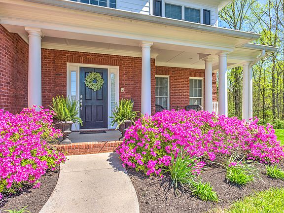 3rd image of 10301 Laurel Pointe Ln