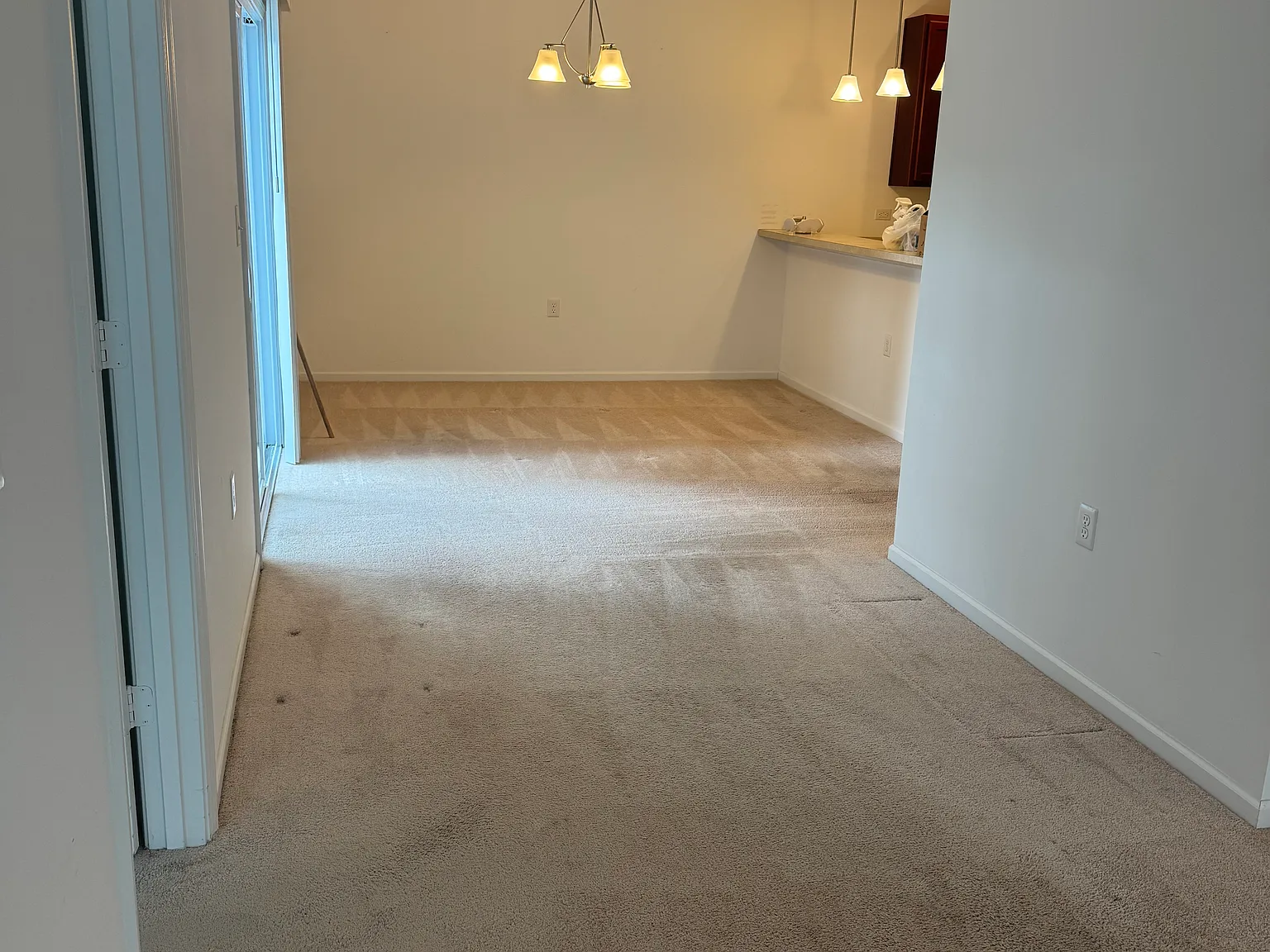 3 bed, 2.5 bath, 1800 sqft, $2,600 — Photo 4