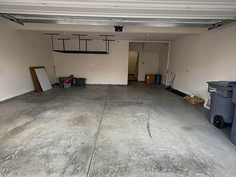 503 Winchester Dr — Photo 2