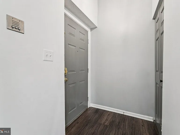 2444 Blue Spring Ct #303 — Photo 2