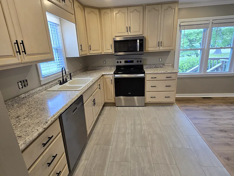 2922 Washington St — Photo 7
