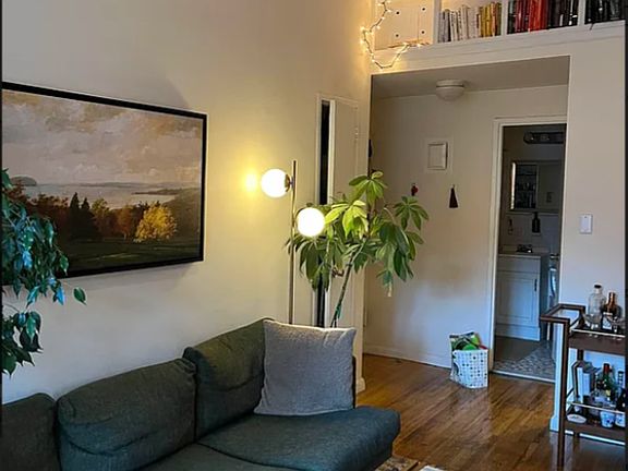3rd image of 125 W 81st St APT 4A