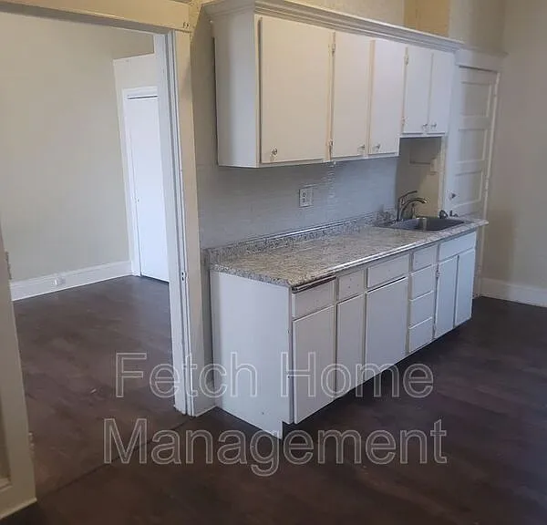 49-51 W Market St #2R — Photo 3