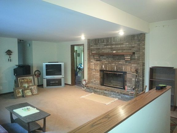 5th image of 16 N Campbell Ave