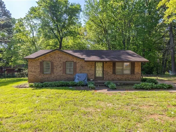 410 N Maple St E, Salisbury, NC 28144