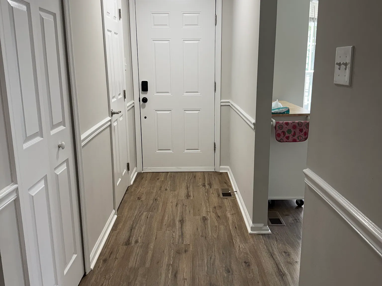3 bed, 2.5 bath, 1940 sqft, $2,500 — Photo 2