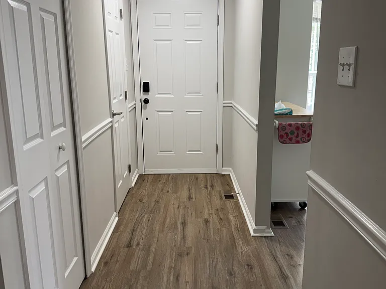1045 Wingate Ct — Photo 2