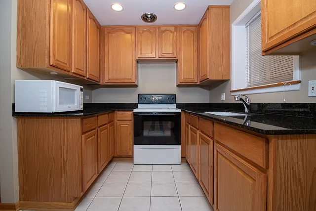 223 South Dryden Place - 1A — Photo 3