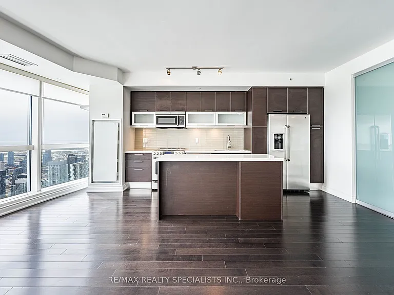 388 Yonge St #7105 — Photo 16